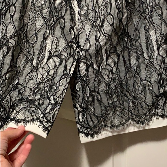 Gorgeous lace skirt - Picture 2 of 6